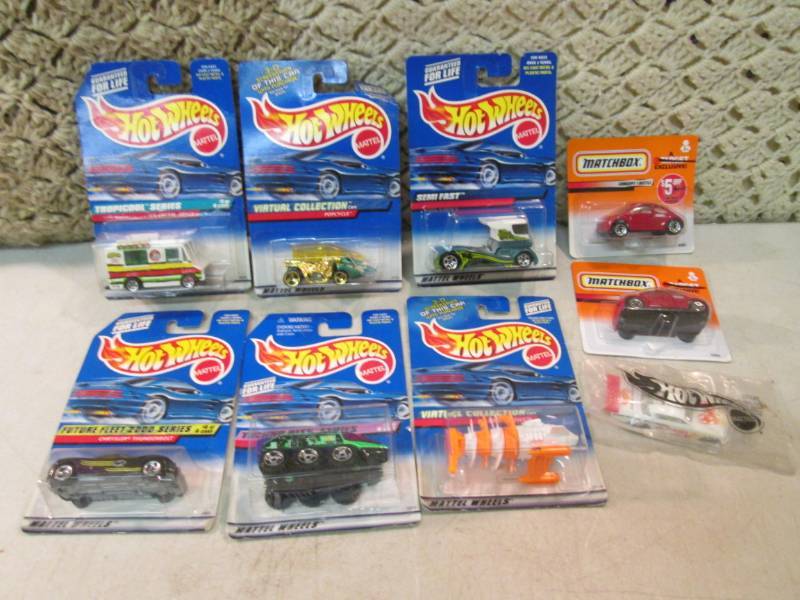 lot 251 image: Lot of Hot Wheels and Matchbox Cars...
