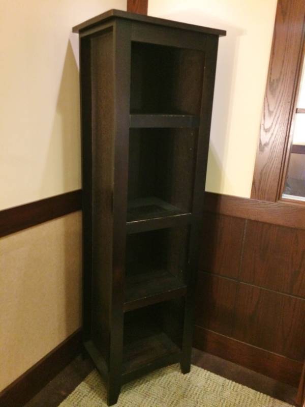 lot 6 image: Gorgeous Dark Wood Shelving Unit Display Case - Excellent Condition