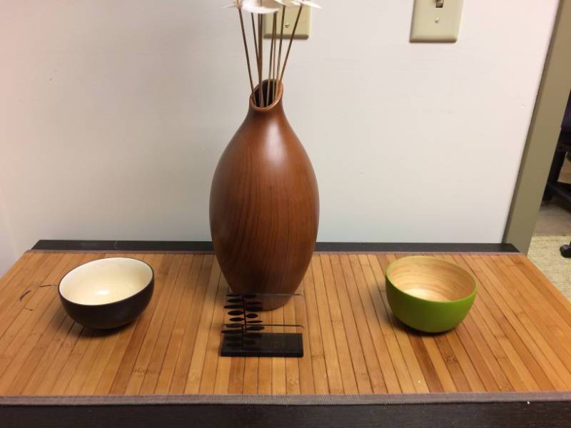 lot 12 image: Serene Zen Decor With Bamboo Mat - Excellent Condition - Cabinet Not Included
