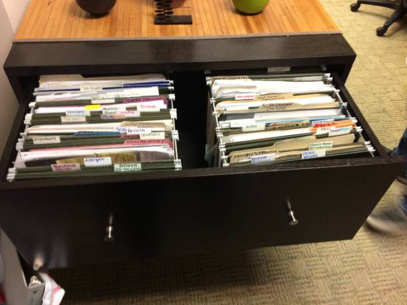 lot 15 image: Dark Wood Two Drawer Home Office Hanging File Filing Cabinet - Excellent Condition