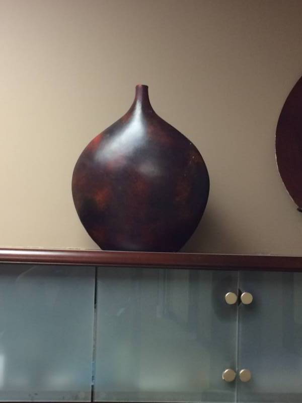 lot 22 image: Large Display Decorative Bottle Vase - Excellent Condition