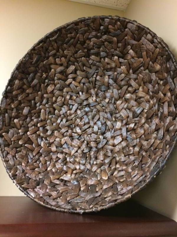 lot 30 image: Large Woven Display Decoration Basket Bowl - Great Condition