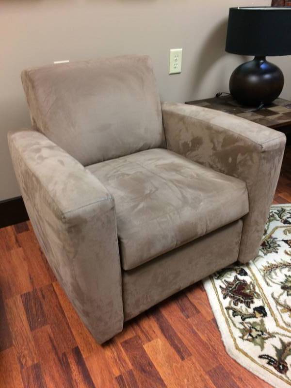 lot 34 image: MSRP $2500 Integra Seating Co The Lounge Collection Rendezvous Seating Higher Back Upholstered Arm Chair - Lifetime Warranty - Excellent Condition - Very Minor Wear At Edge Of Arms - Easy Cleanup  