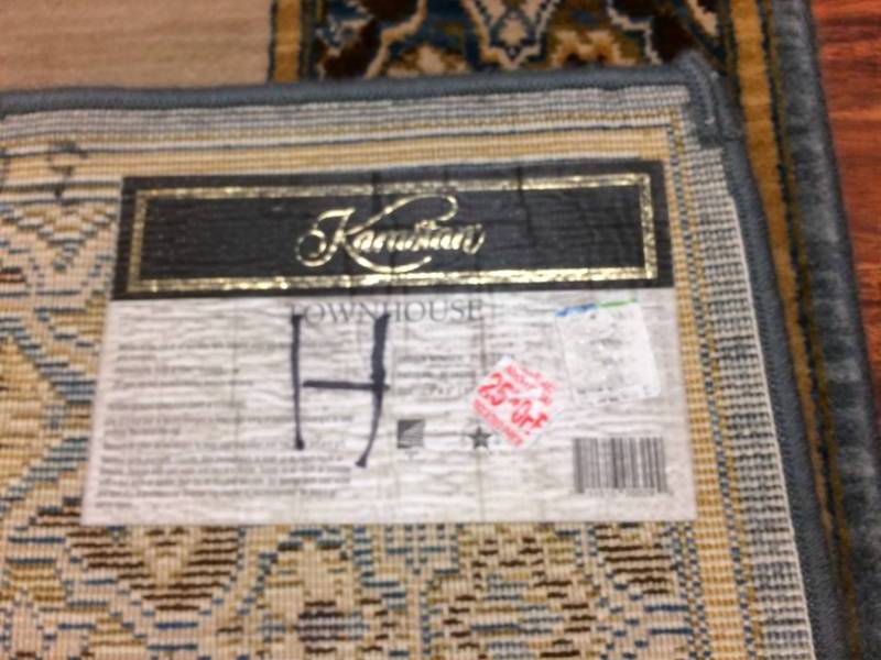 lot 47 image: Lovely 5 Area Rug Carpet Runner - Great Condition
