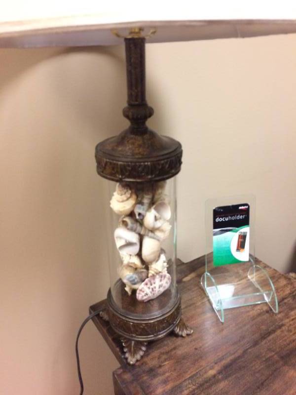 lot 48 image: Tranquil Seashell Filled Table Lamp - Excellent Working Condition