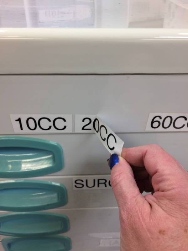 lot 61 image: Doctor Office Medicine Dispenser Trolley 6 Drawer Emergency Crash Cart - All Surfaces Are Washable - Built To Last A Lifetime - Perfect For Mechanics & Crafters With Drawer Sorting Panels - Medical Contents Not Included - Excellent Condition
