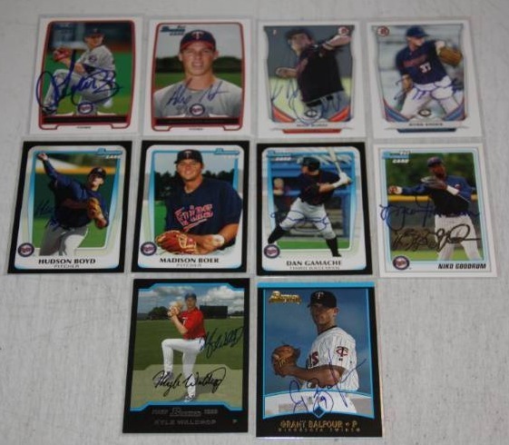 lot 14 image: Minnesota Twins 10 Card Lot In Person Auto