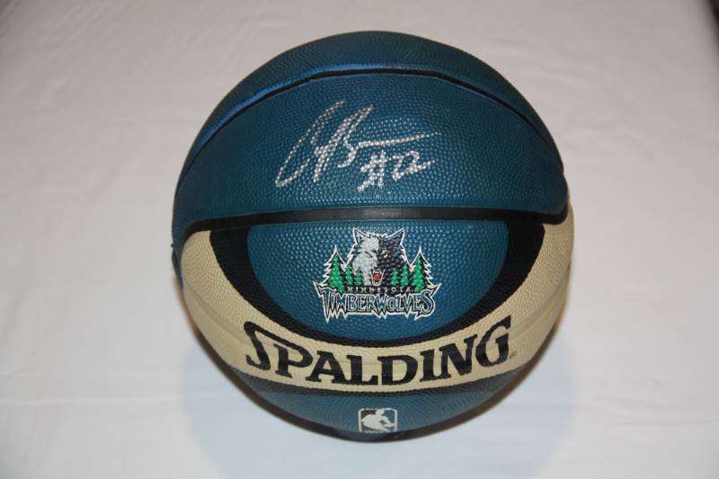 lot 32 image: Minnesota Timberwolves Corey Brewer Basketball Auto