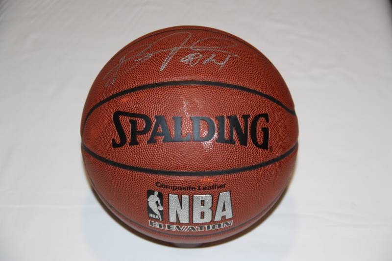 lot 34 image: Minnesota Gophers Bobby Jackson Basketball Auto