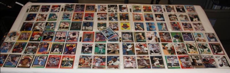 lot 60 image: Kirby Puckett 100 Different Baseball Cards Including 1985 Topps RC