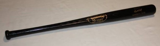 lot 62 image: Kent Hrbek Louisville Slugger Signature Series Bat