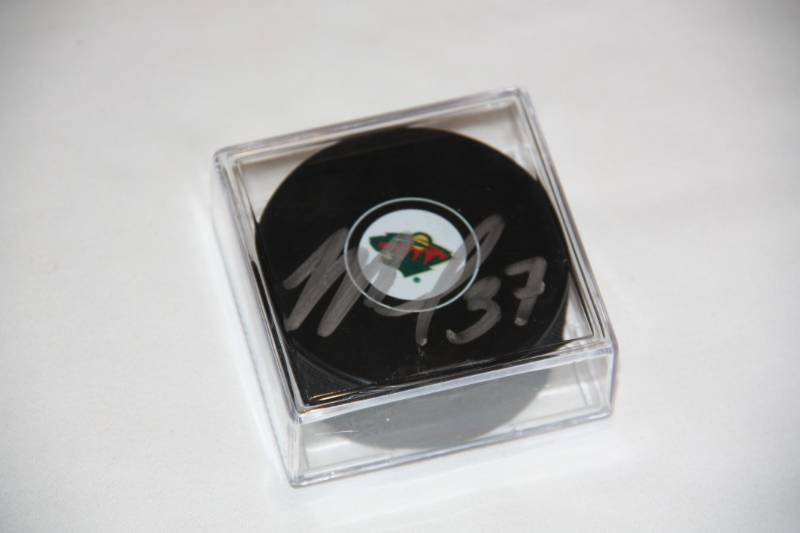 lot 66 image: Wes Walz Minnesota Wild Hockey Hockey Puck Auto