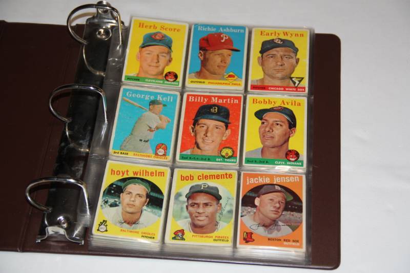 lot 83 image: 1958 to 1961 Topps Baseball Card Lot  54 Cards