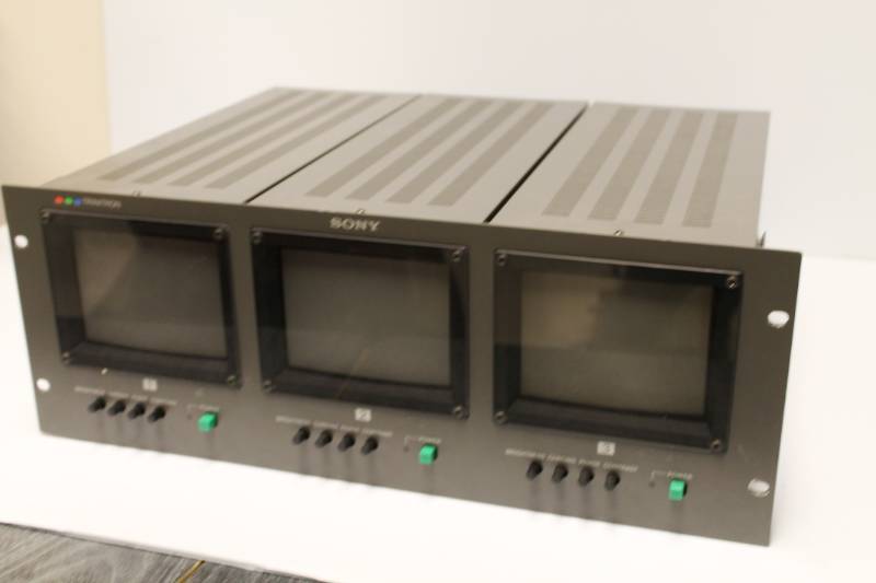 lot 2 image: SONY PVM 5310 Trinitron Color Video Monitor System