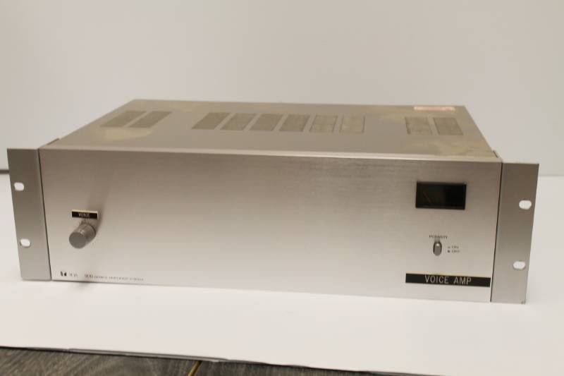 lot 8 image: TOA Power 120 Watt Amplifier