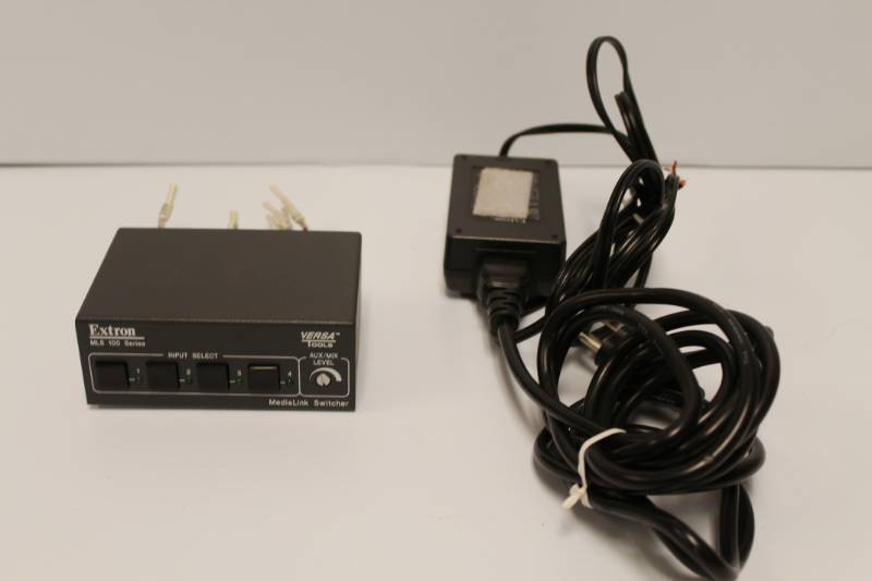 lot 14 image: Versa Tools Extron MLS 100 Medialink Switcher