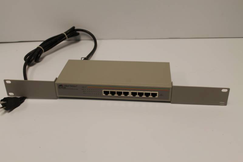 lot 15 image: Allied Telesyn AT - FS 708 Base T 8 Port Fast Ethernet Switch