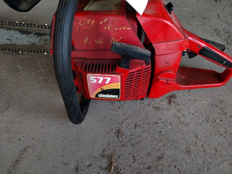 lot 24 image: Shindaiwa 20 Chainsaw, Condition U...