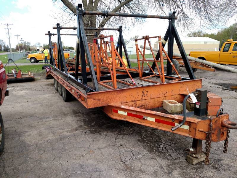 lot 6 image: 1977 Warren Flatbed Equipment Trail...