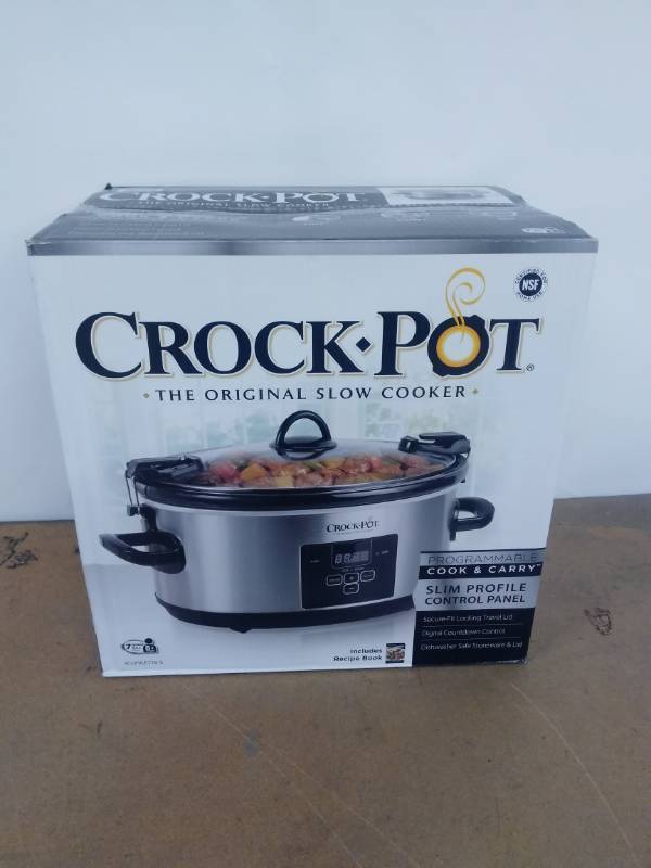 lot 15 image: Crock-Pot Programmable Cook & Carry Extra Large Slow Cooker Digital Timer