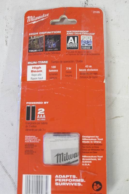 lot 68 image: Milwaukee 100-Lumen Aluminum Pen Light with Clip - Works