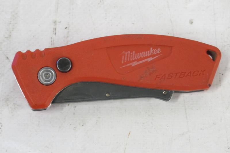 lot 115 image: Milwaukee 48-22-1906 Fastback Compact Flip Utility Knife w One-Handed Opening and Belt Clip