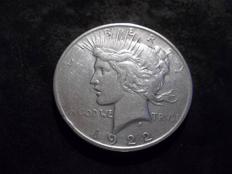 lot 49 image: 1922  Silver Peace Dollar