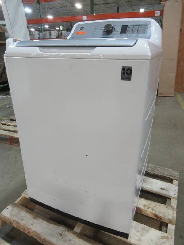 lot 49 image: GE 5-cu ft High Efficiency Top-Load Washer (White) - GTW750CSLWS - Small Scratches, Slightly Used.