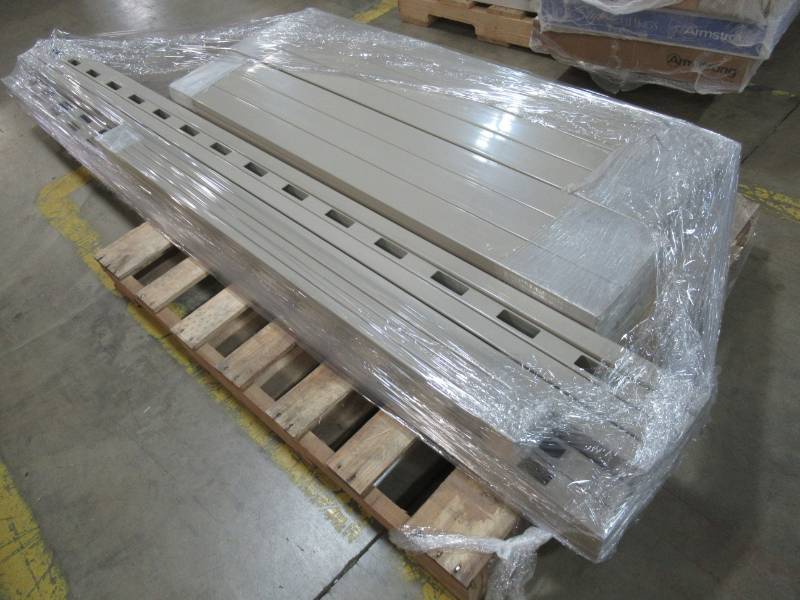 lot 158 image: Fiberon 8ft. Gray Vinyl Deck Railing Kit