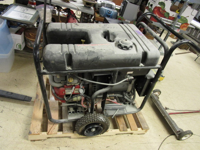 lot 907 image: GENERAC GAS GENERATOR