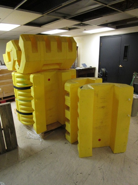 lot 114 image: EAGLE COLUMN PROTECTORS