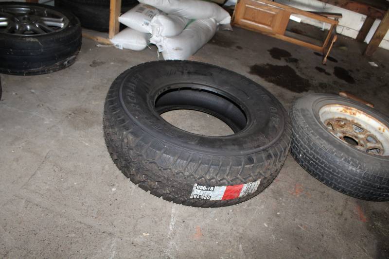 lot 17 image: Mastercraft Courserat2 26575R16 Standard Load Tires