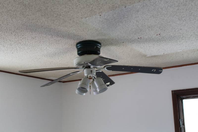 lot 129 image: Lighted Ceiling Fan