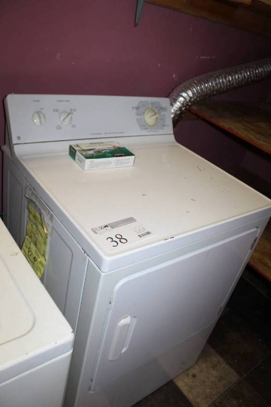 lot 38 image: GE Gas Clothes Dryer