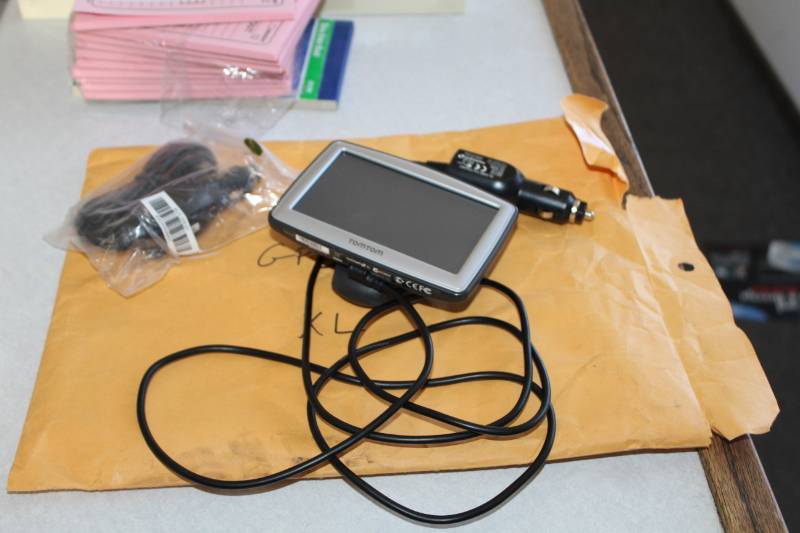 lot 213 image: TomTom XL GPS