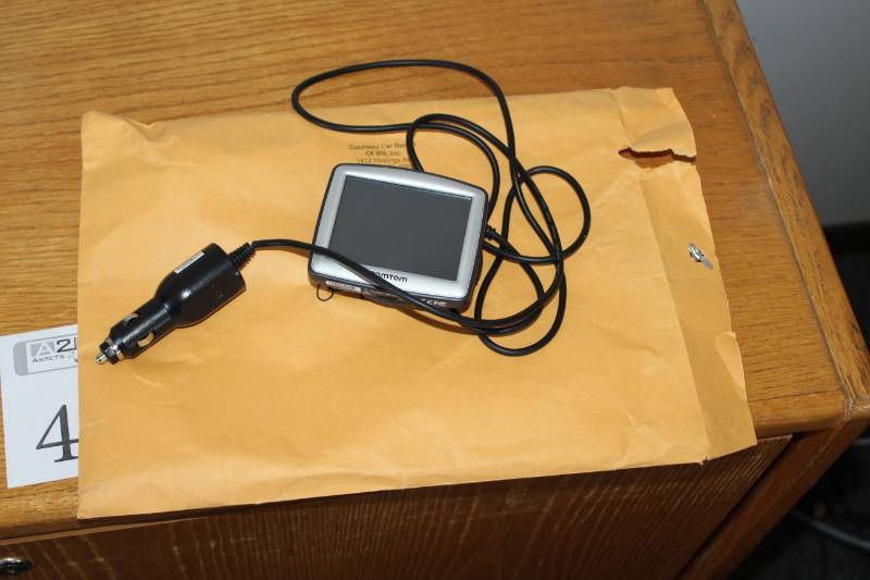 lot 216 image: TomTom One GPS