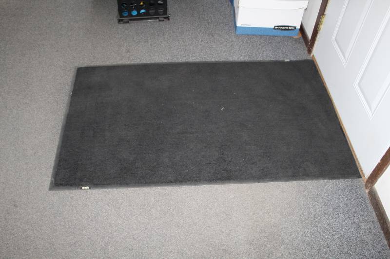 lot 119 image: Lot of (3) Courtesy Rental Area Rugs