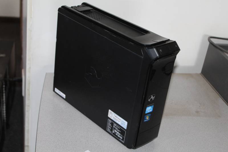 lot 57 image: Gateway Desktop Computer