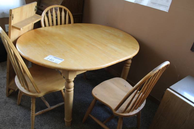 lot 146 image: Wood Dining Table with 3-Chairs and 1-Leaf