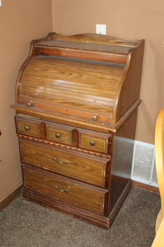 lot 148 image: Wood Roll-Top Desk