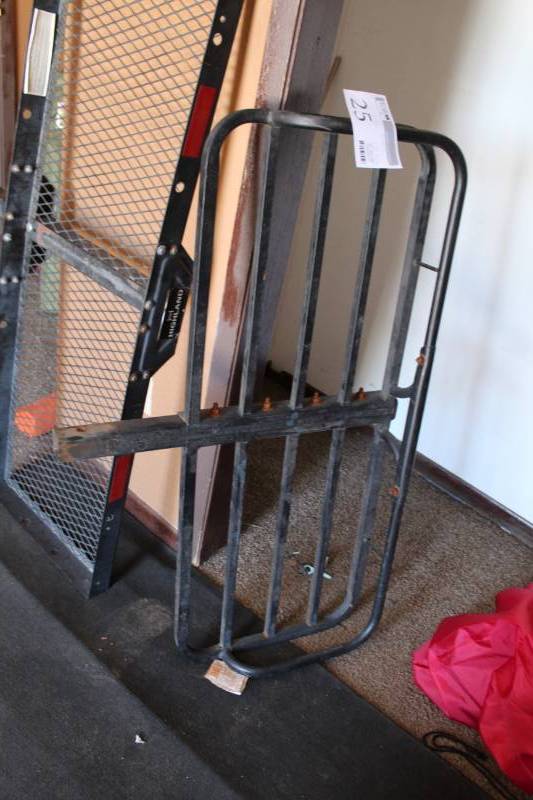 lot 25 image: Trailer Rack
