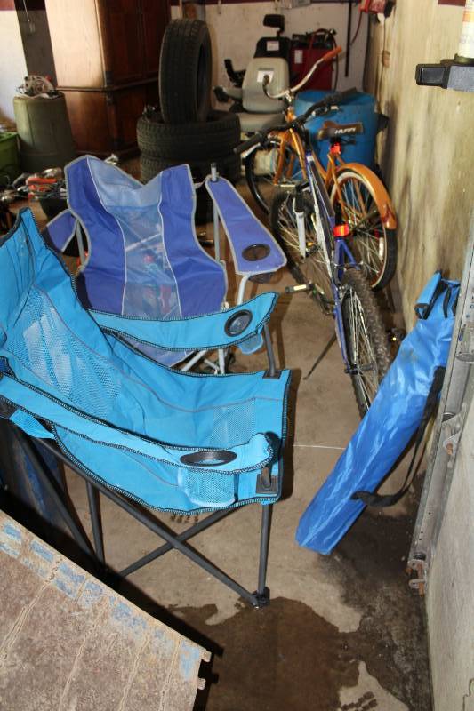 lot 345 image: Lot of (3) Folding Captains Chairs