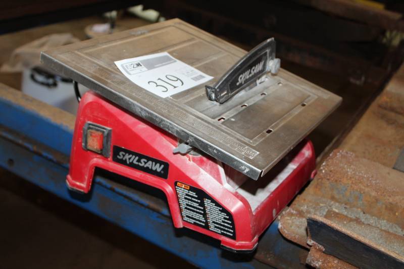 lot 319 image: Skilsaw Portable 7in. Tile Saw