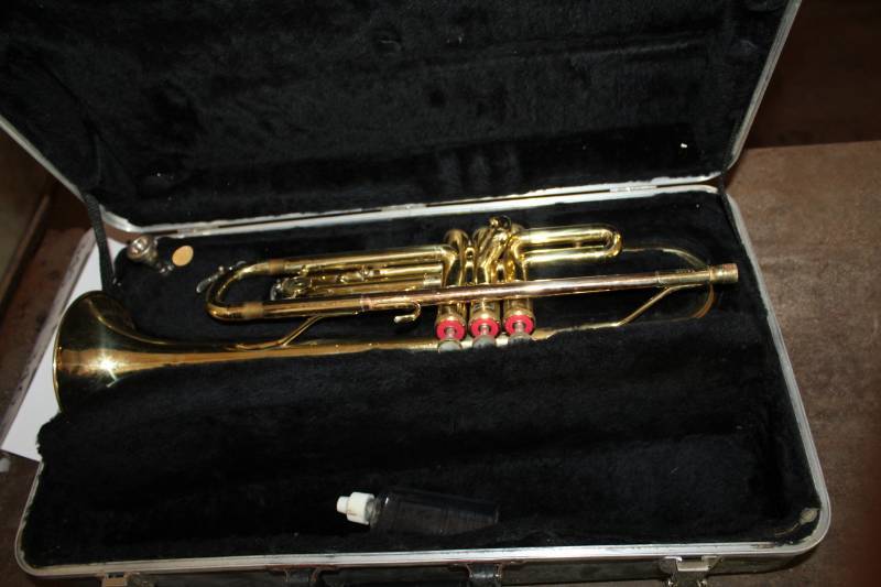lot 343 image: Vintage Frank Holton Trumpet with Case