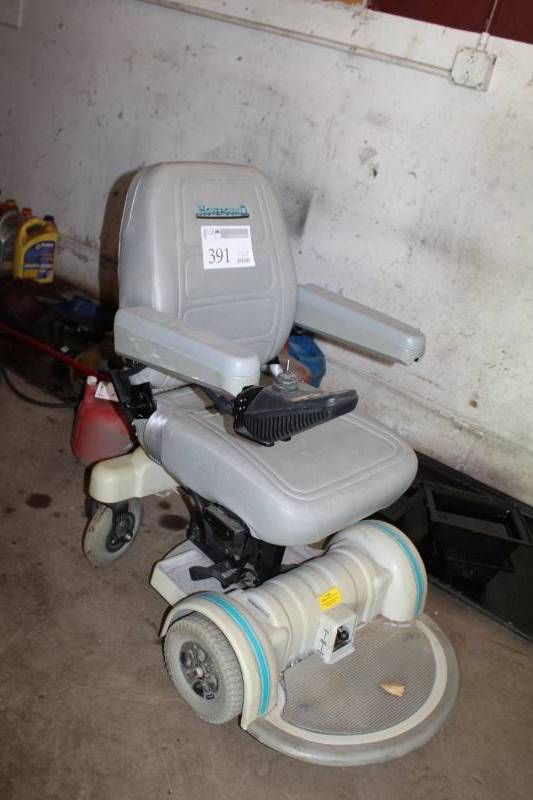 lot 391 image: Hoveround MPV 4 Electric Chair