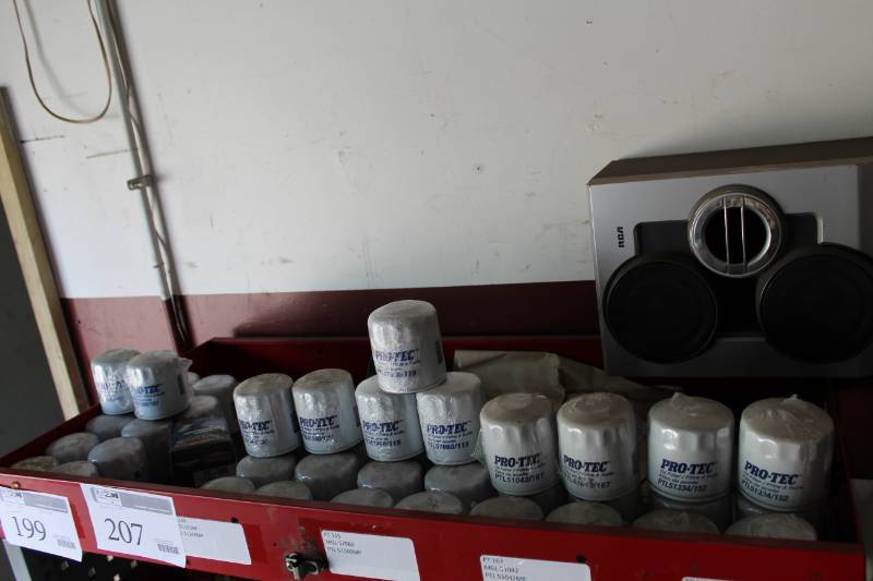 lot 207 image: Oil Filters