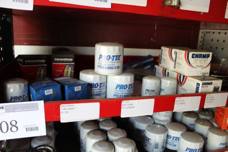 lot 208 image: Oil Filters