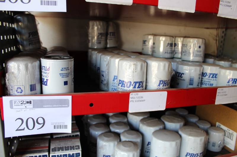 lot 209 image: Oil Filters