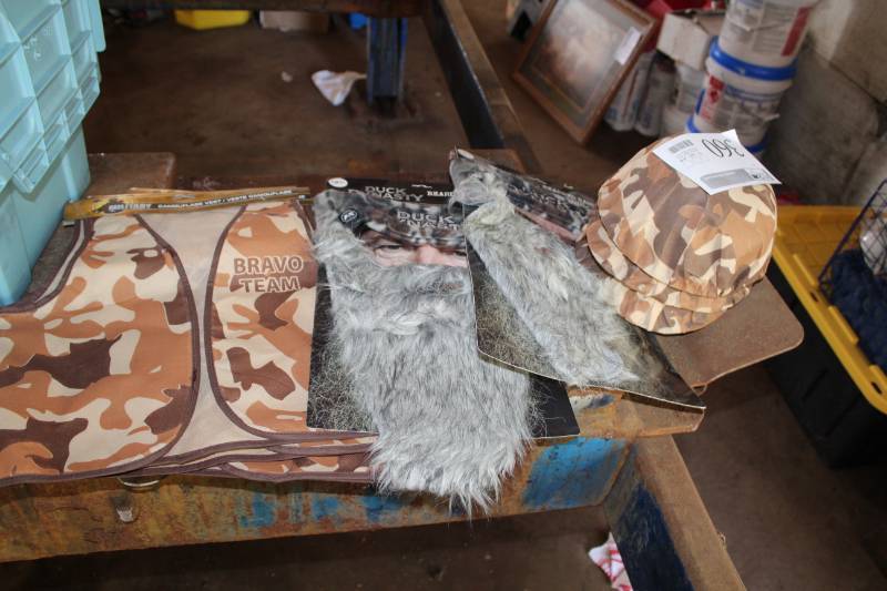 lot 360 image: Camoflage Gear, Hats, Bandanas, Vests