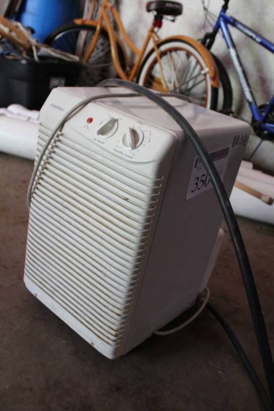 lot 350 image: Goldstar Humidifier with 2-Speed Fan